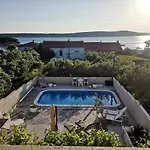 Casa Surya - With Sea View And Swimming Pool Apartament *