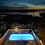 Apartament Casa Surya - With Sea View And Swimming Pool