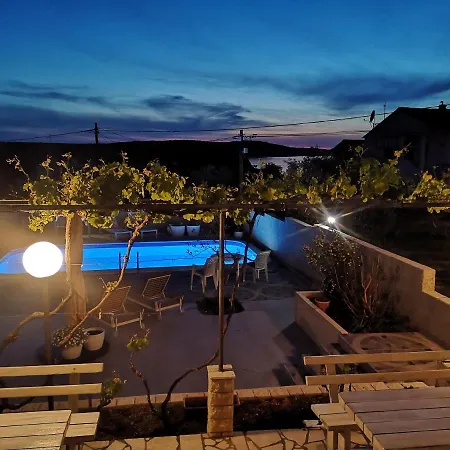 Apartamento Casa Surya - With Sea View And Swimming Pool Barbat na Rabu