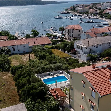 Casa Surya - With Sea View And Swimming Pool Appartamento