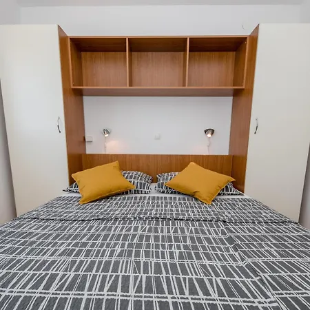 Apartment Casa Surya - With Sea View And Swimming Pool Barbat na Rabu