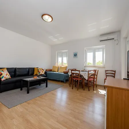 Casa Surya - With Sea View And Swimming Pool Appartamento *