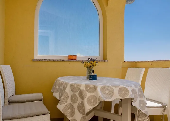 아파트 Casa Surya - With Sea View And Swimming Pool